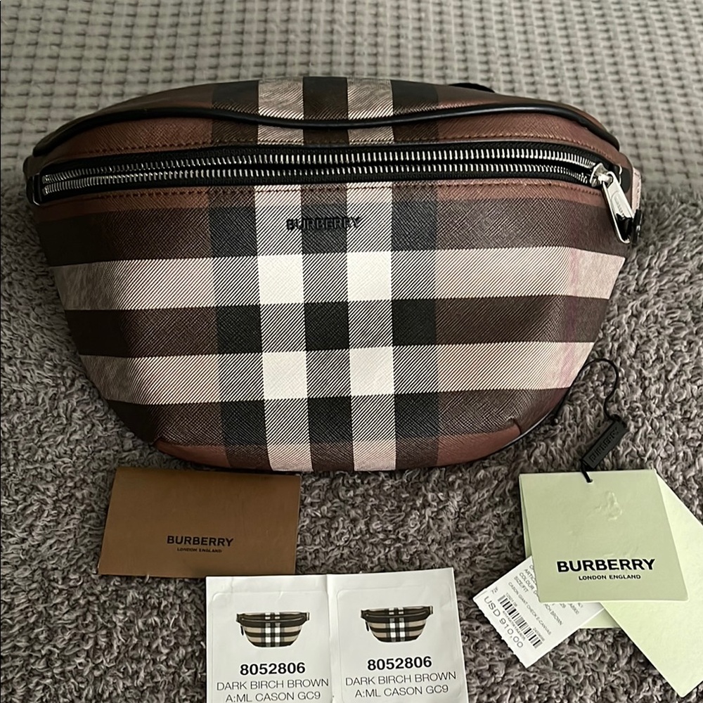 Burberry Brown Belt Bag with Iconic Plaid Pattern
Cason Belt Bag